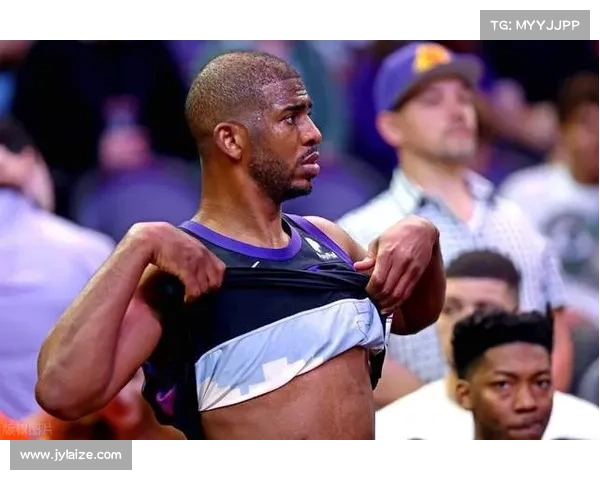 布克在球场上的领导力与影响力对球队发展的深远影响分析